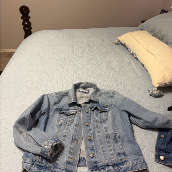 LOFT Light Blue Denim Jacket - Picture 4 of 4